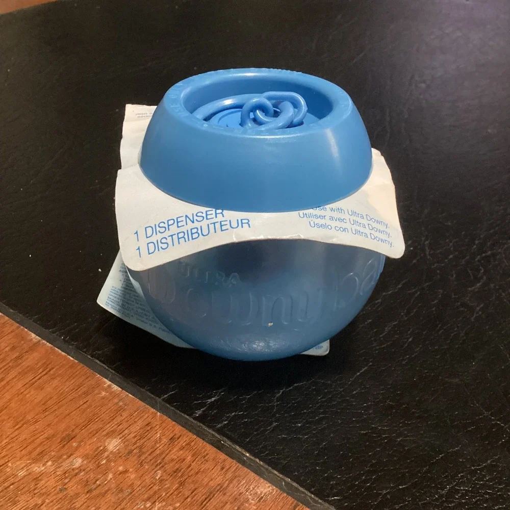 Ultra Downy Ball Fabric Softener Dispenser Laundry Dryer Ball Blue 2008
